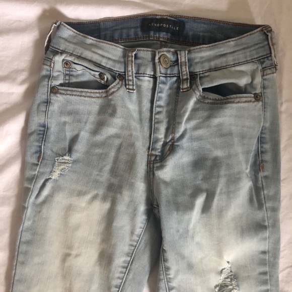 Distressed light wash jeans - Picture 2 of 3